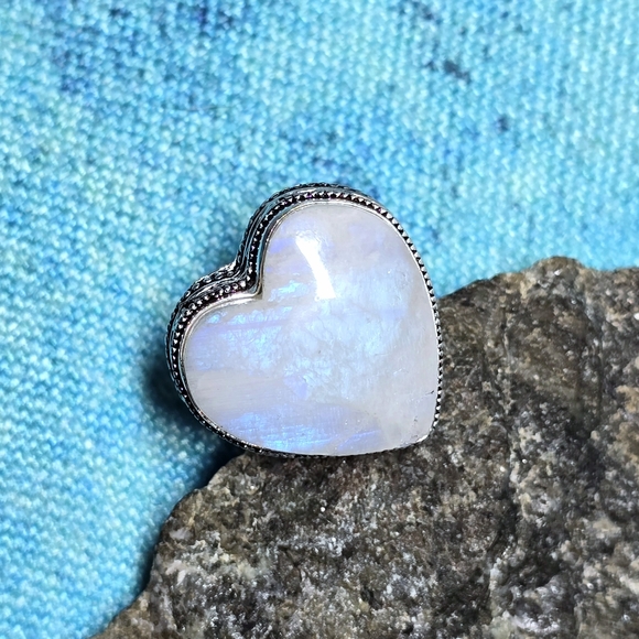 Rainbow Moonstone Heart Ring Size 8 Hand Crafted 925 Sterling Silver Overlay - Picture 5 of 10